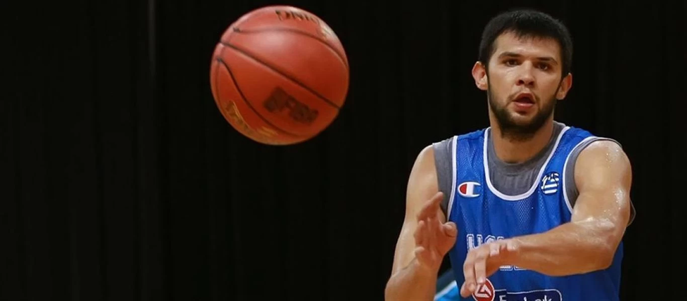 Έξαλλος ο Παπανικολάου: Μούτζωσε τον διαιτητή!